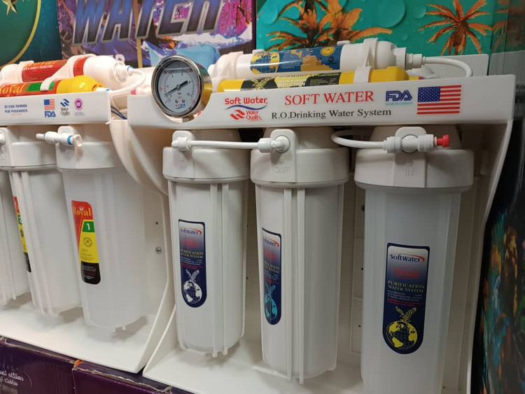 تصفیه آب ۶ مرحله soft water (گریدA)پایه پلاستیک (موتور تایوان)همراه با گارانتی12 ماه موتورولوازم